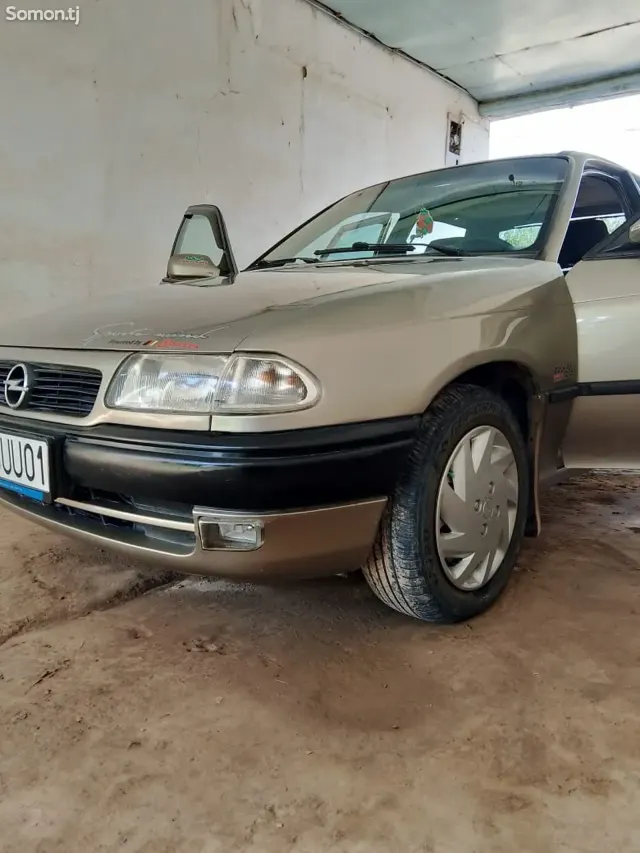 Opel Astra F 1997 · 1.6 MT