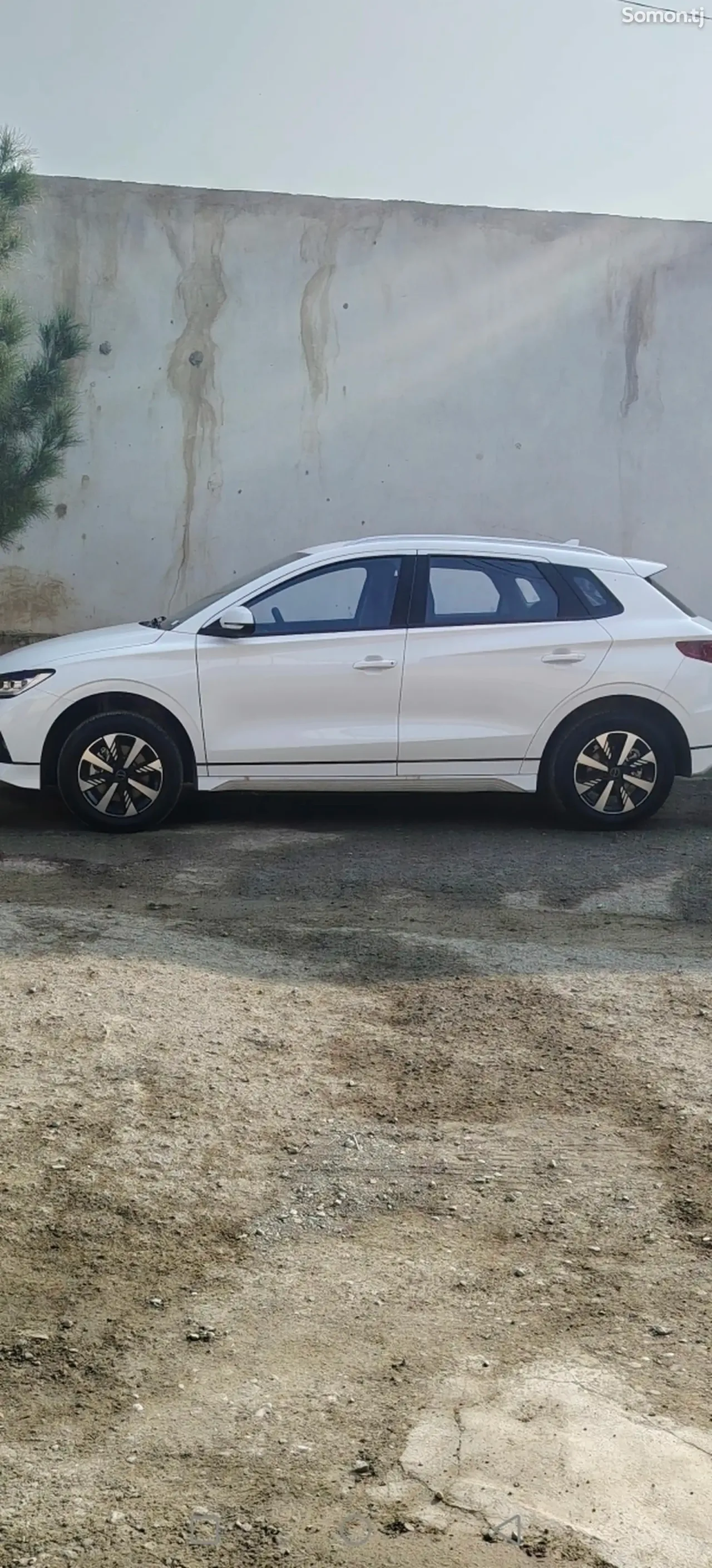 BYD E2 2025 · AT