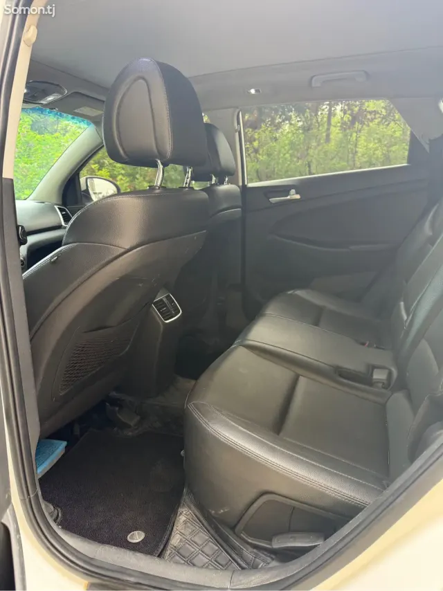 Hyundai Tucson 2017 · 1.6 AT
