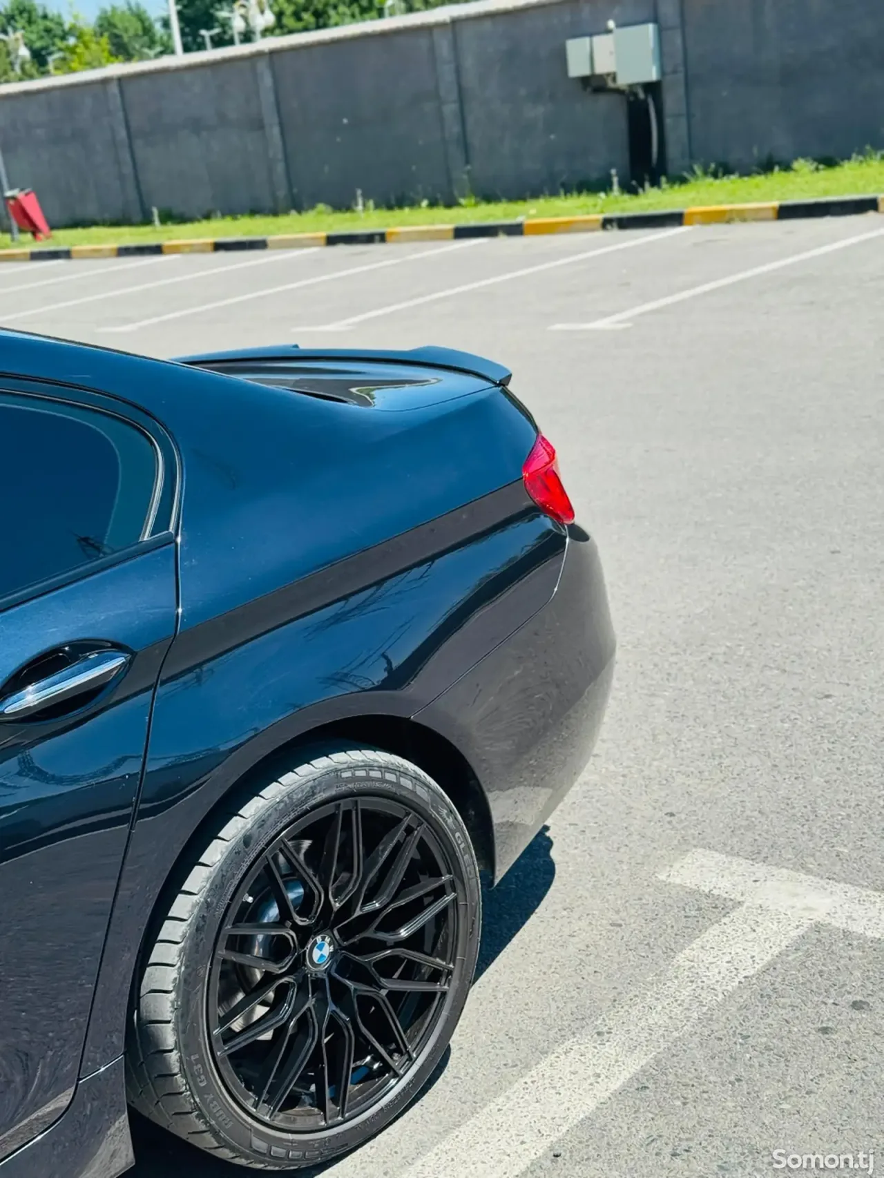 BMW 5 series 2016 · 2.0 AT