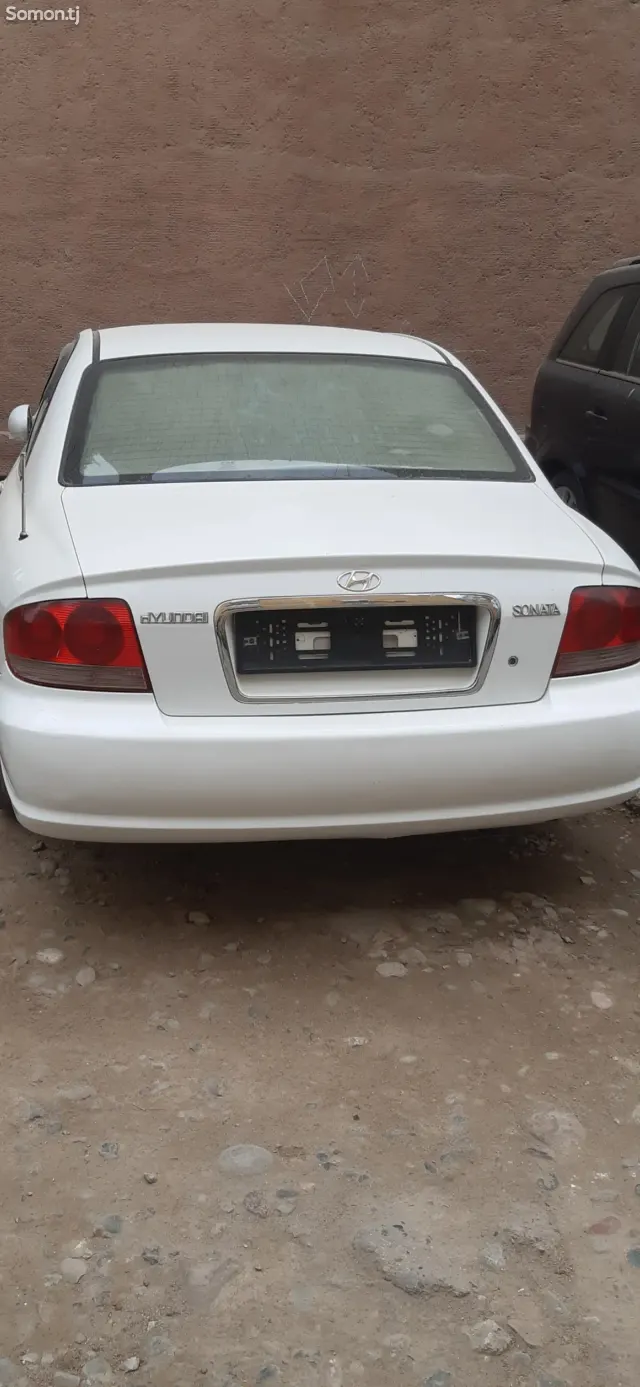 Hyundai Sonata 2003 · 2.0 MT