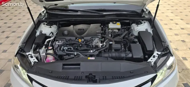 Toyota Camry 2018 · 2.5 AT