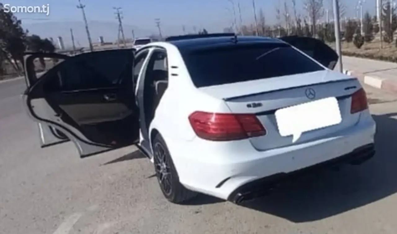 Mercedes-Benz E class 2010 · 3.5 AT