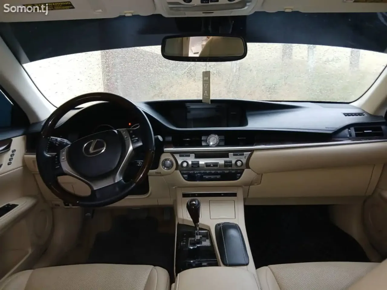 Lexus ES series 2015 · 3.5 AT