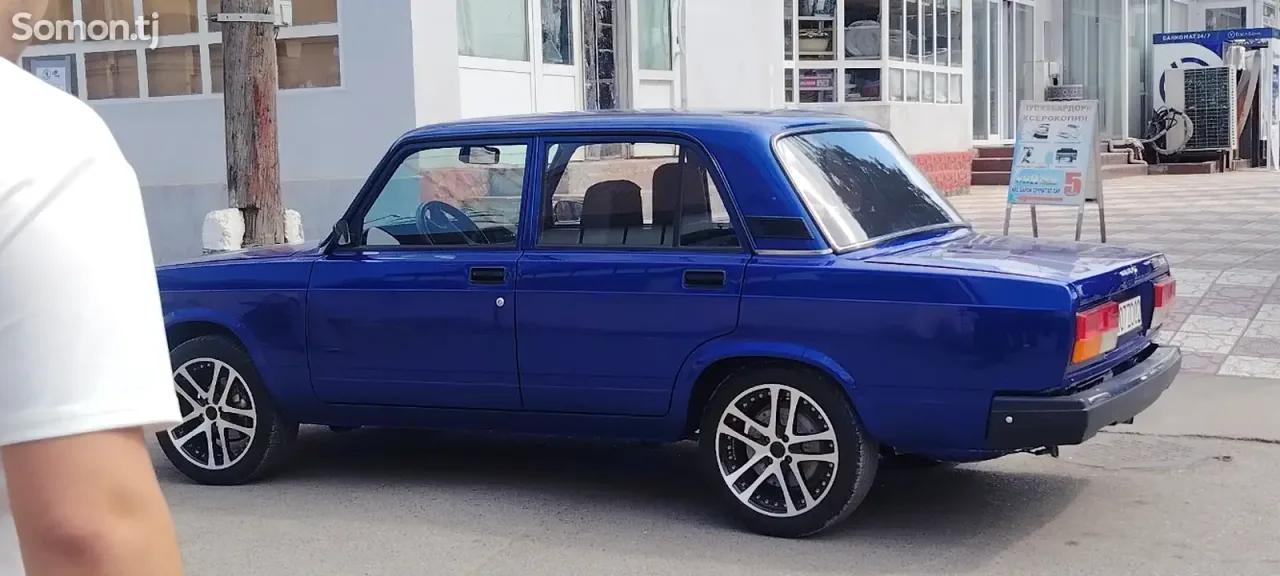 Lada (ВАЗ) 2107 2011 · 1.7 MT