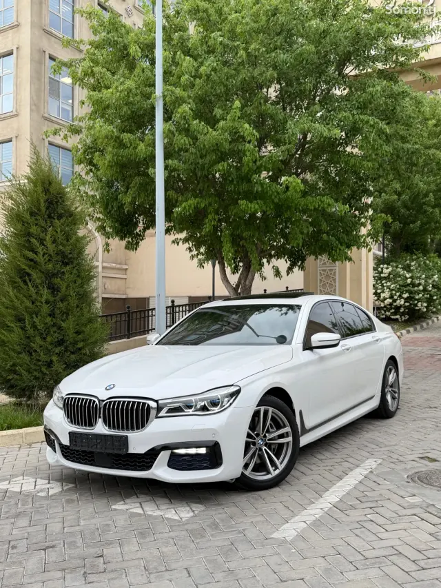 BMW 7 series 2017 · 4.0 AT