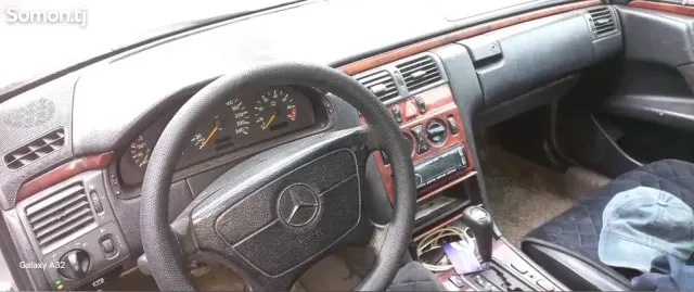 Mercedes-Benz E class 1997 · 2.0 AT