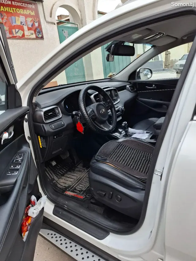 Kia Sorento 2016 · 2.0 AT
