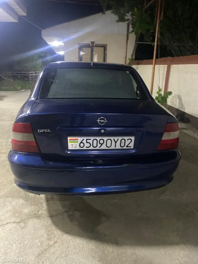 Opel Vectra B 1996 · 1.6 MT