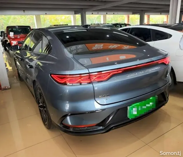 BYD Han 2025 · AT