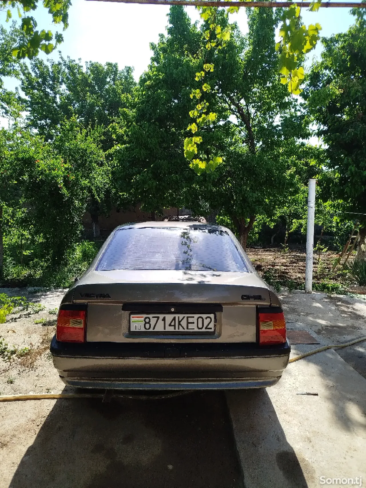 Opel Vectra A 1992 · 1.6 MT