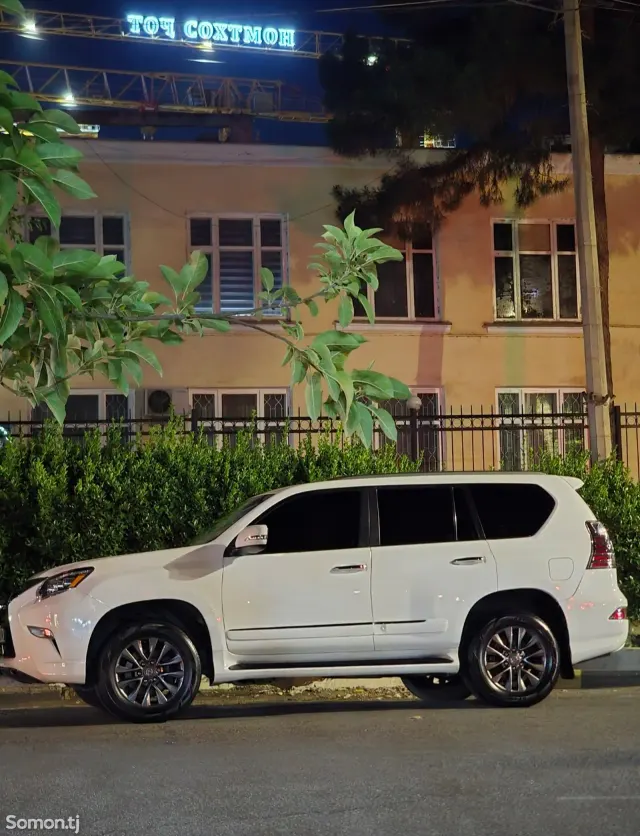 Lexus GX series 2014 · 4.6 AT