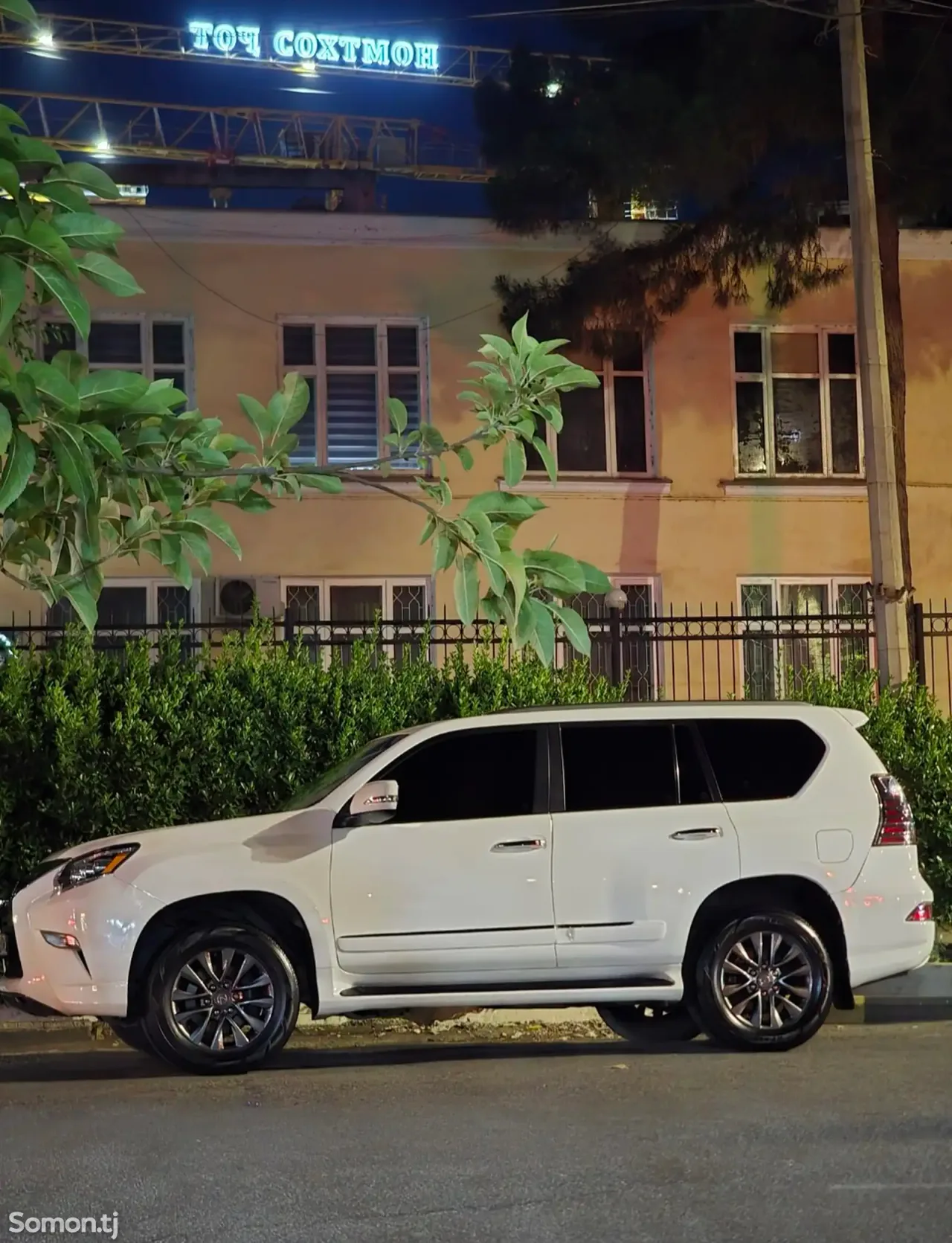 Lexus GX series 2014 · 4.6 AT