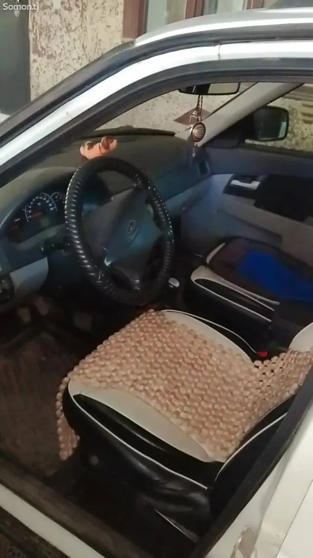 Lada (ВАЗ) Priora 2011 · 1.6 MT