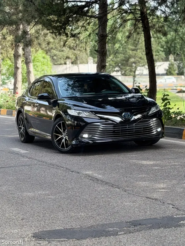 Toyota Camry 2019 · 2.5 AT
