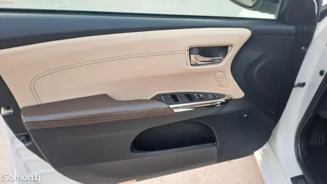 Toyota Avalon 2015 · 2.5 AT