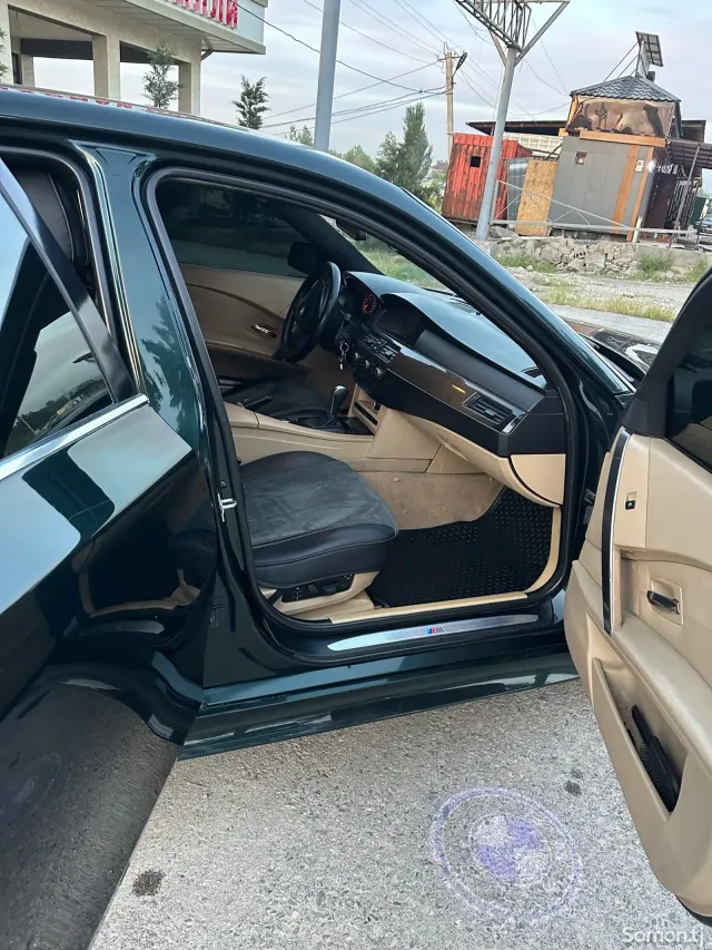 BMW 5 series 2004 · 3.0 AT
