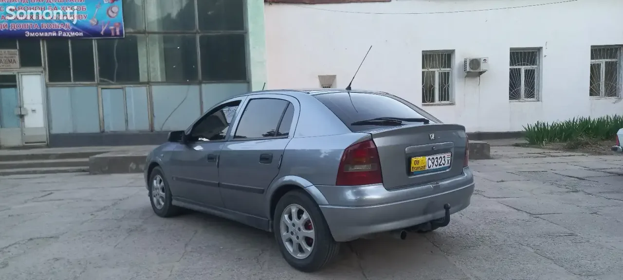 Opel Astra G 2001 · 1.6 MT