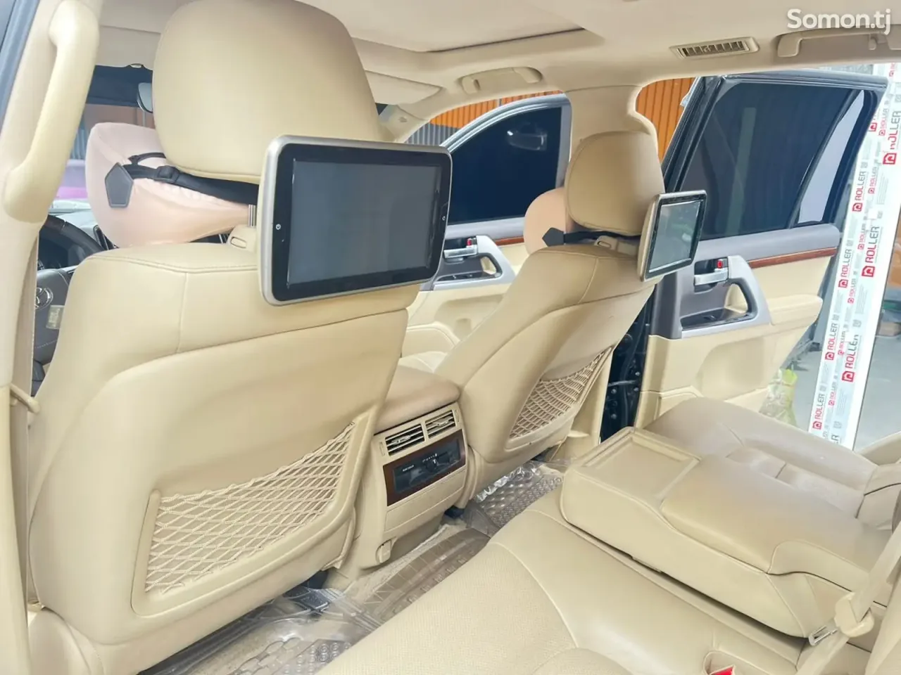 Toyota Land Cruiser 2016 · 5.7 AT