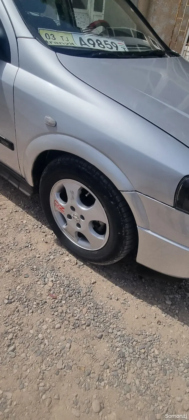 Opel Astra G 1999 · 1.6 MT