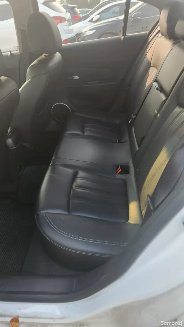 Chevrolet Cruze 2014 · 1.4 AT
