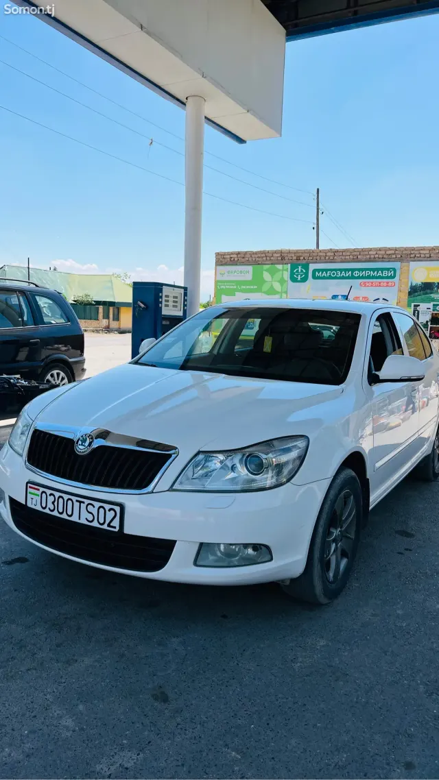 Skoda Octavia 2012 · 1.8 AT