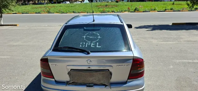 Opel Astra G 2001 · 1.6 MT