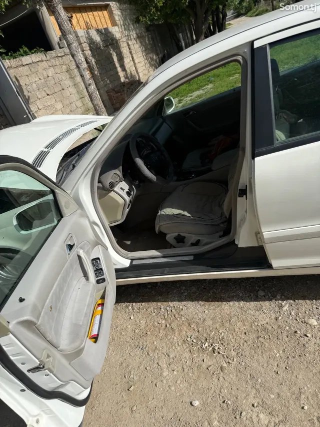 Mercedes-Benz C class 2003 · 2.0 AT