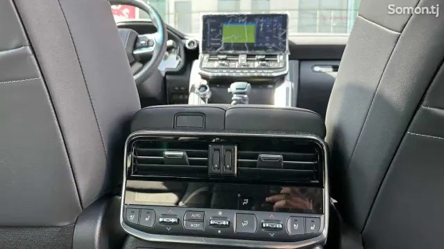 Toyota Land Cruiser 2023 · 3.5 AT