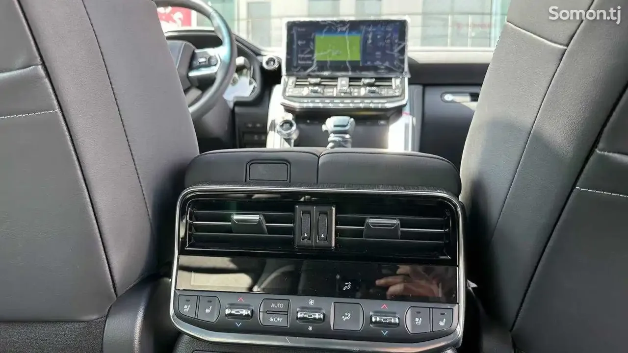 Toyota Land Cruiser 2023 · 3.5 AT