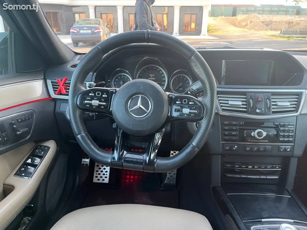 Mercedes-Benz E class 2011 · 3.5 AT