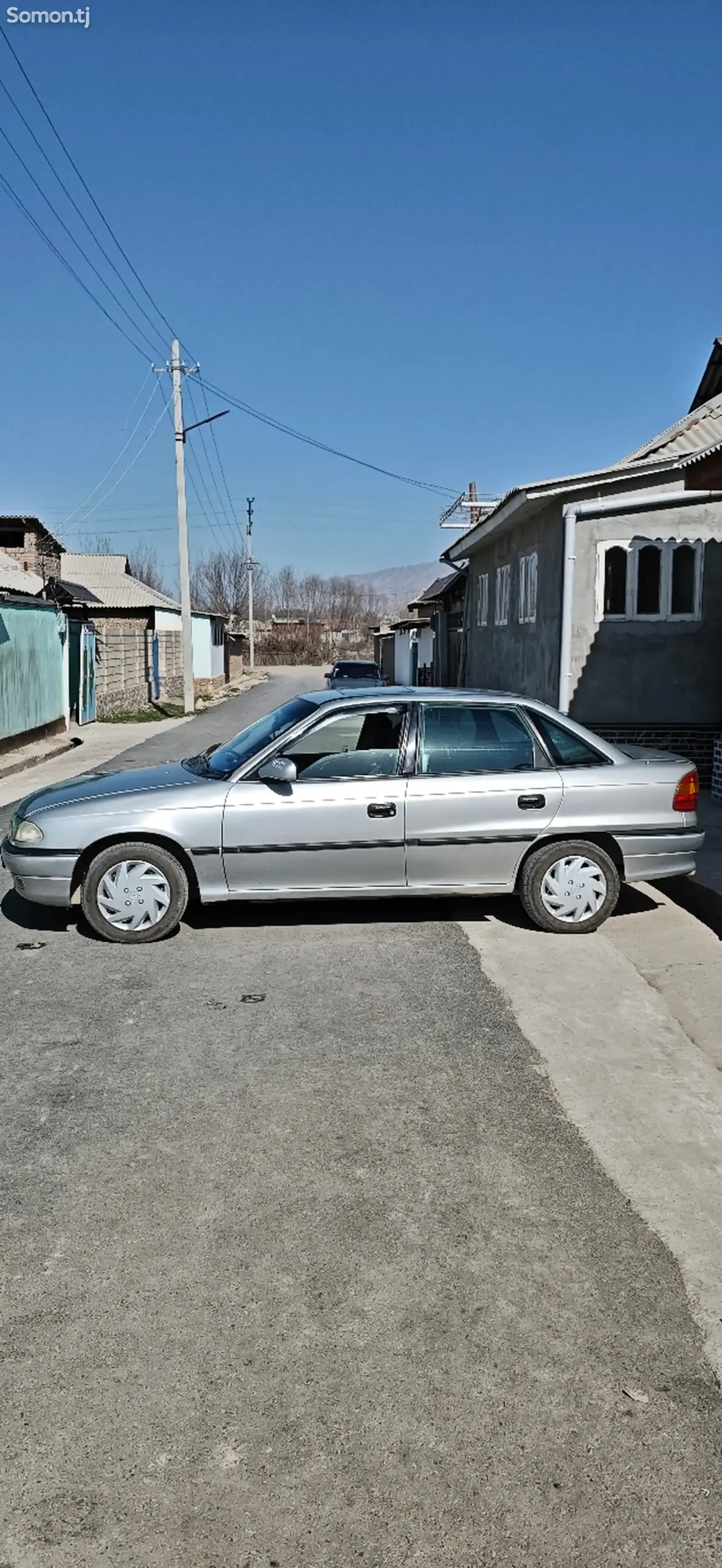 Opel Astra F 1994 · 1.6 MT