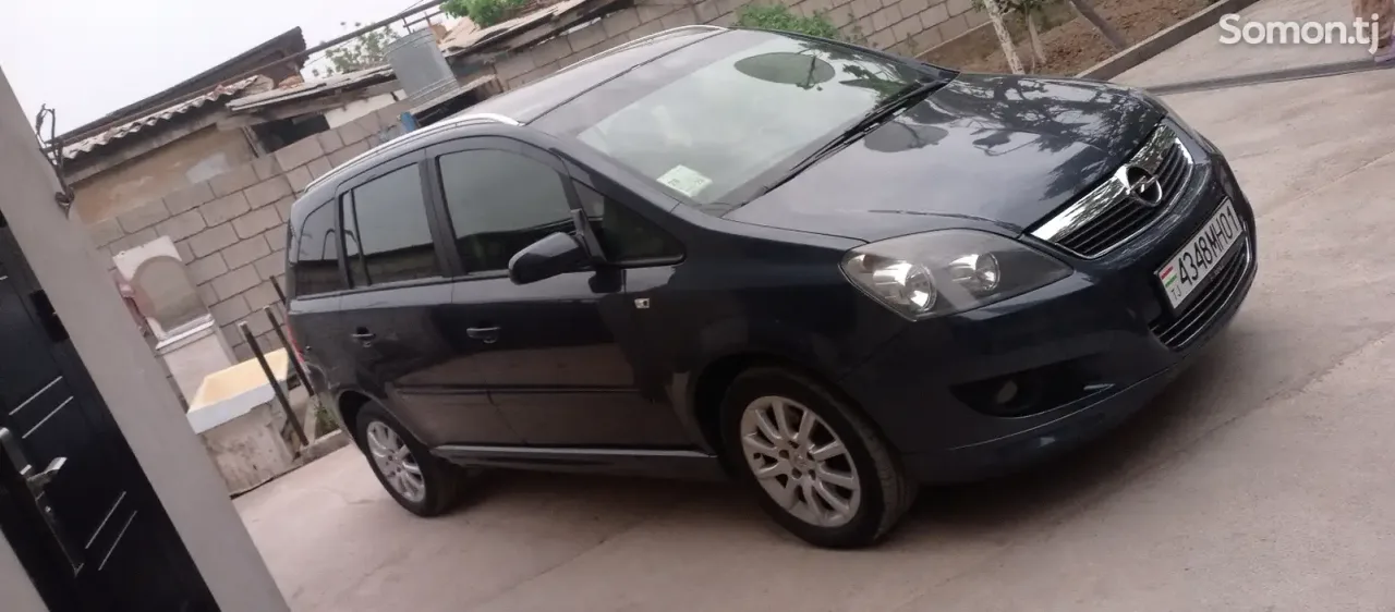 Opel Zafira 2008 · 2.2 MT