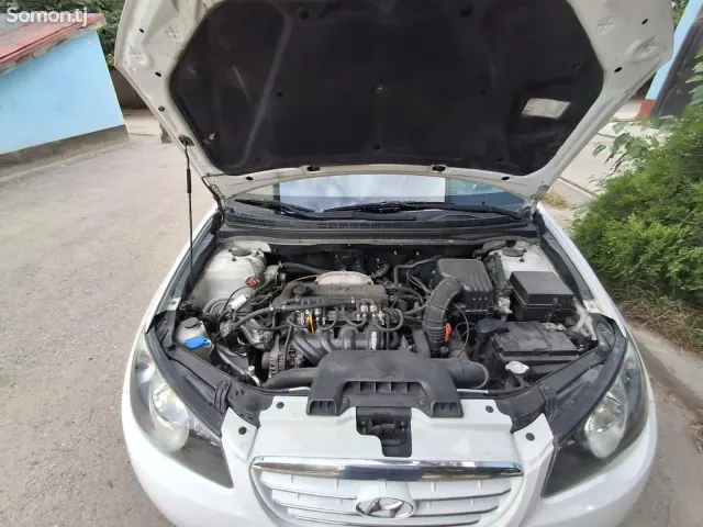 Hyundai Avante 2010 · 1.6 AT