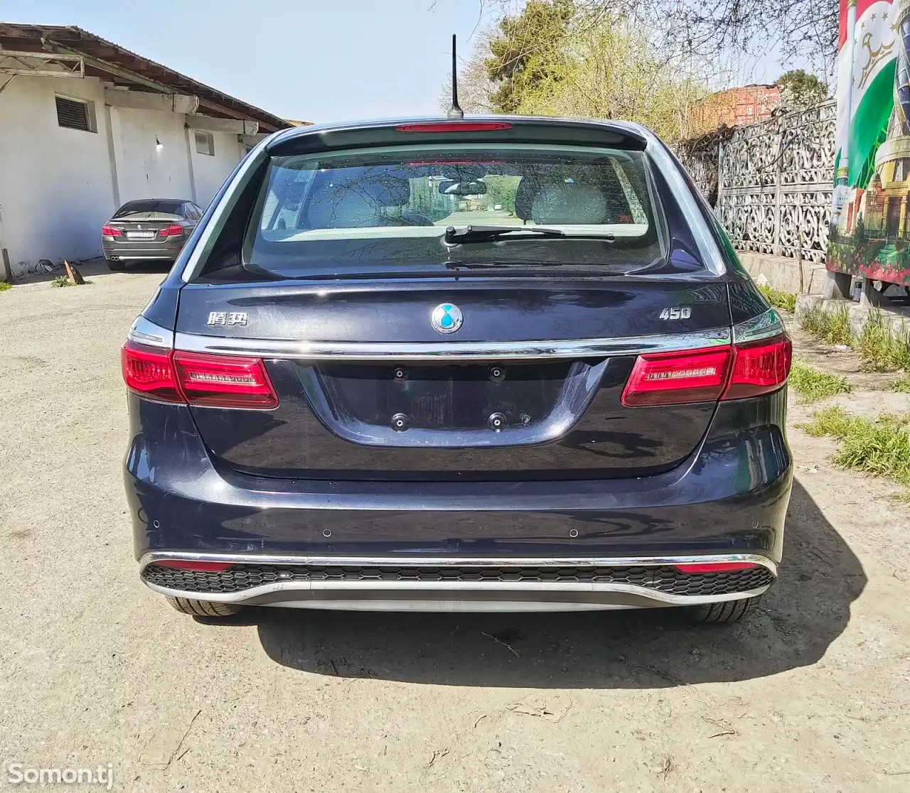 BYD Denza EV 2018 · AT