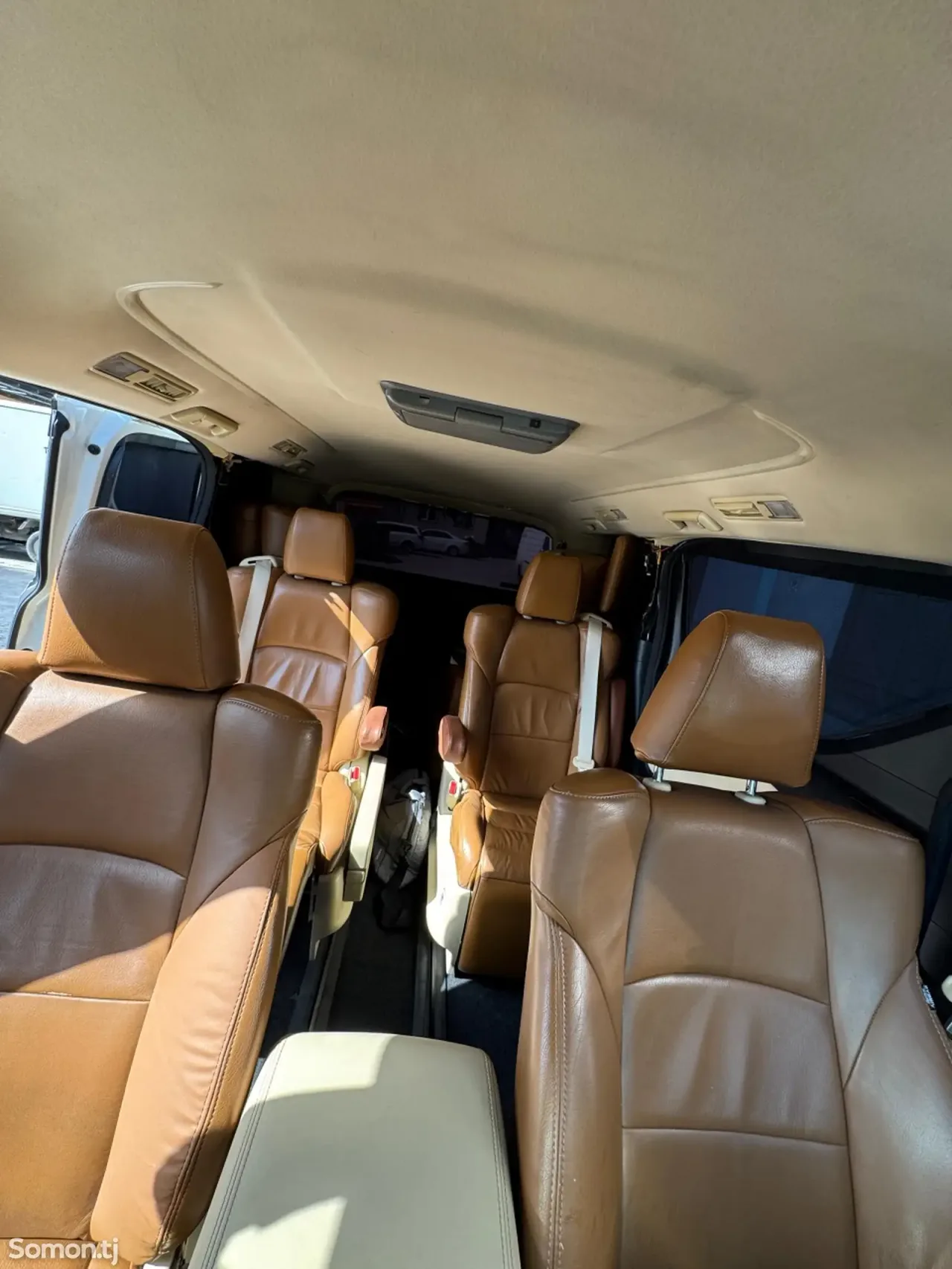 Toyota Vellfire 2016 · 2.5 AT