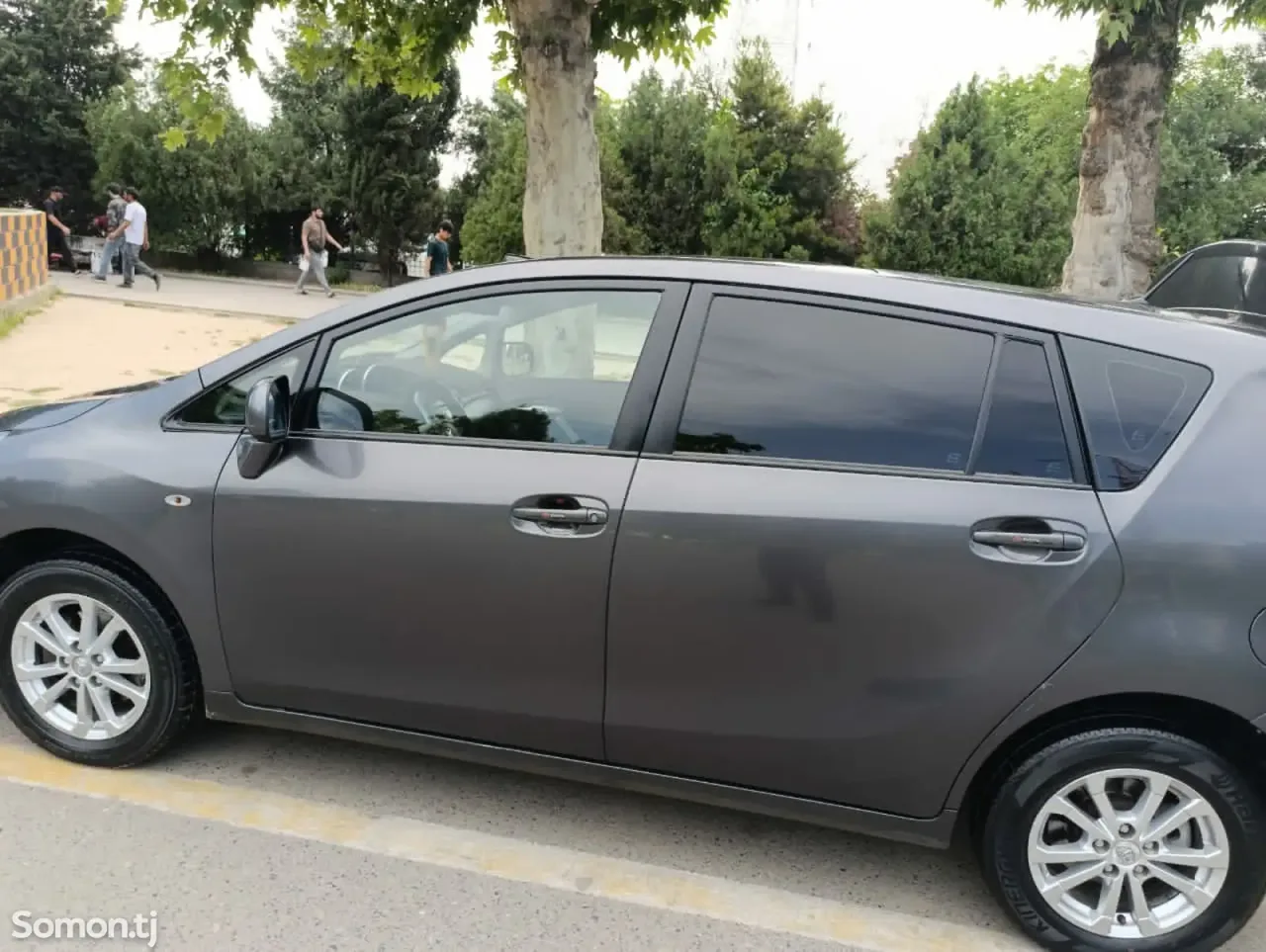 Toyota Corolla Verso 2013 · 1.8 MT