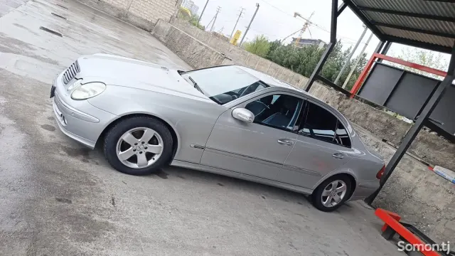 Mercedes-Benz E class 2005 · 2.4 AT