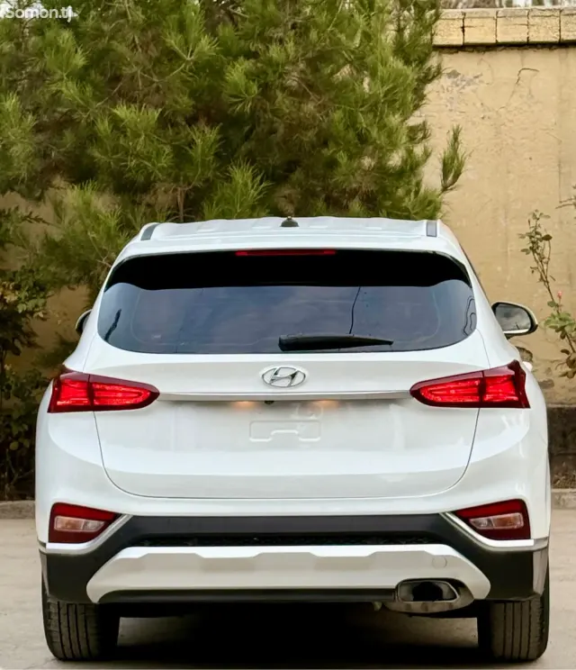 Hyundai Santa Fe 2019 · 2.4 AT