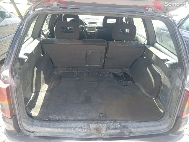 Opel Astra K 1997 · 1.6 MT