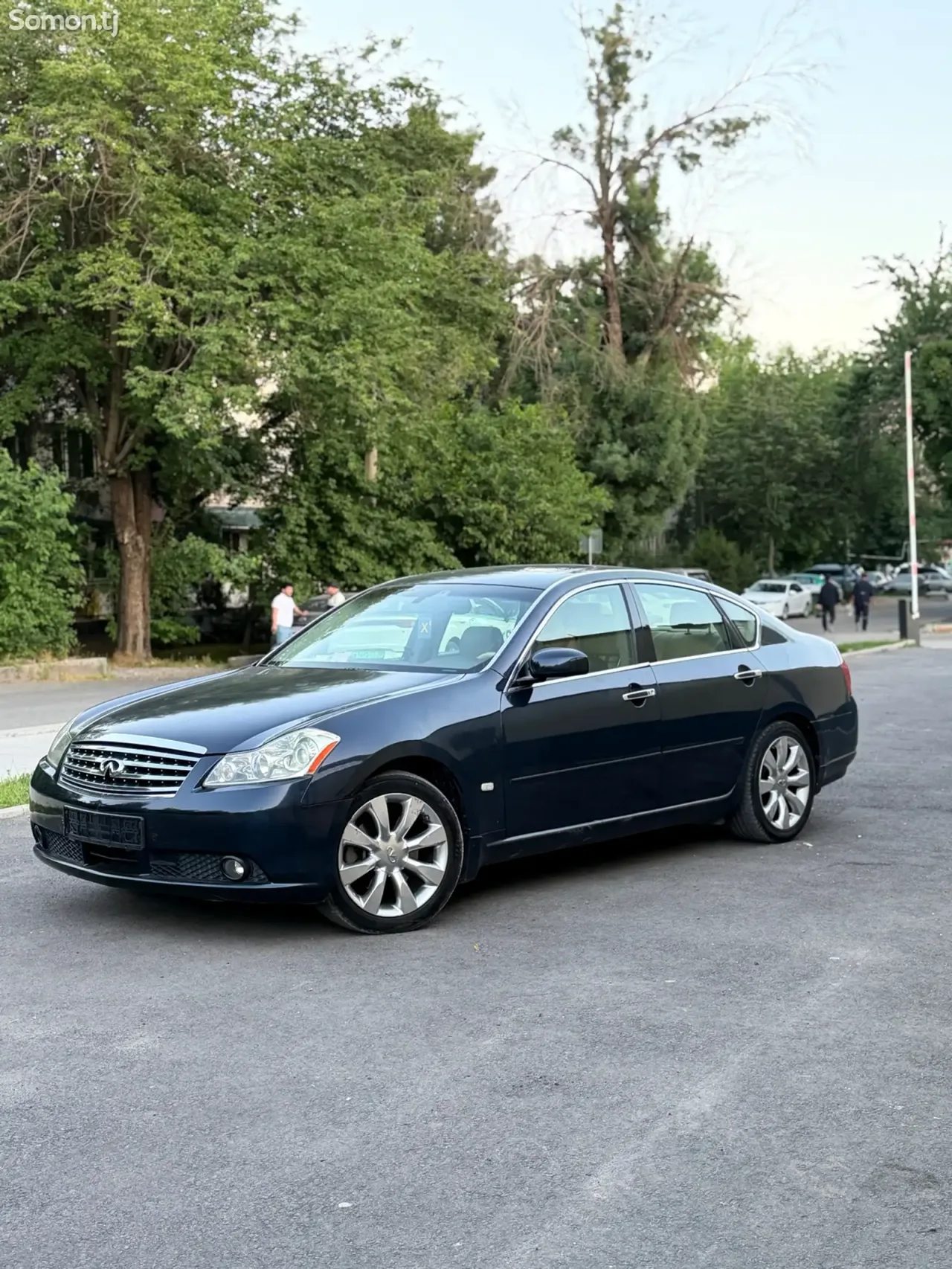 Infiniti M series 2005 · 3.5 AT