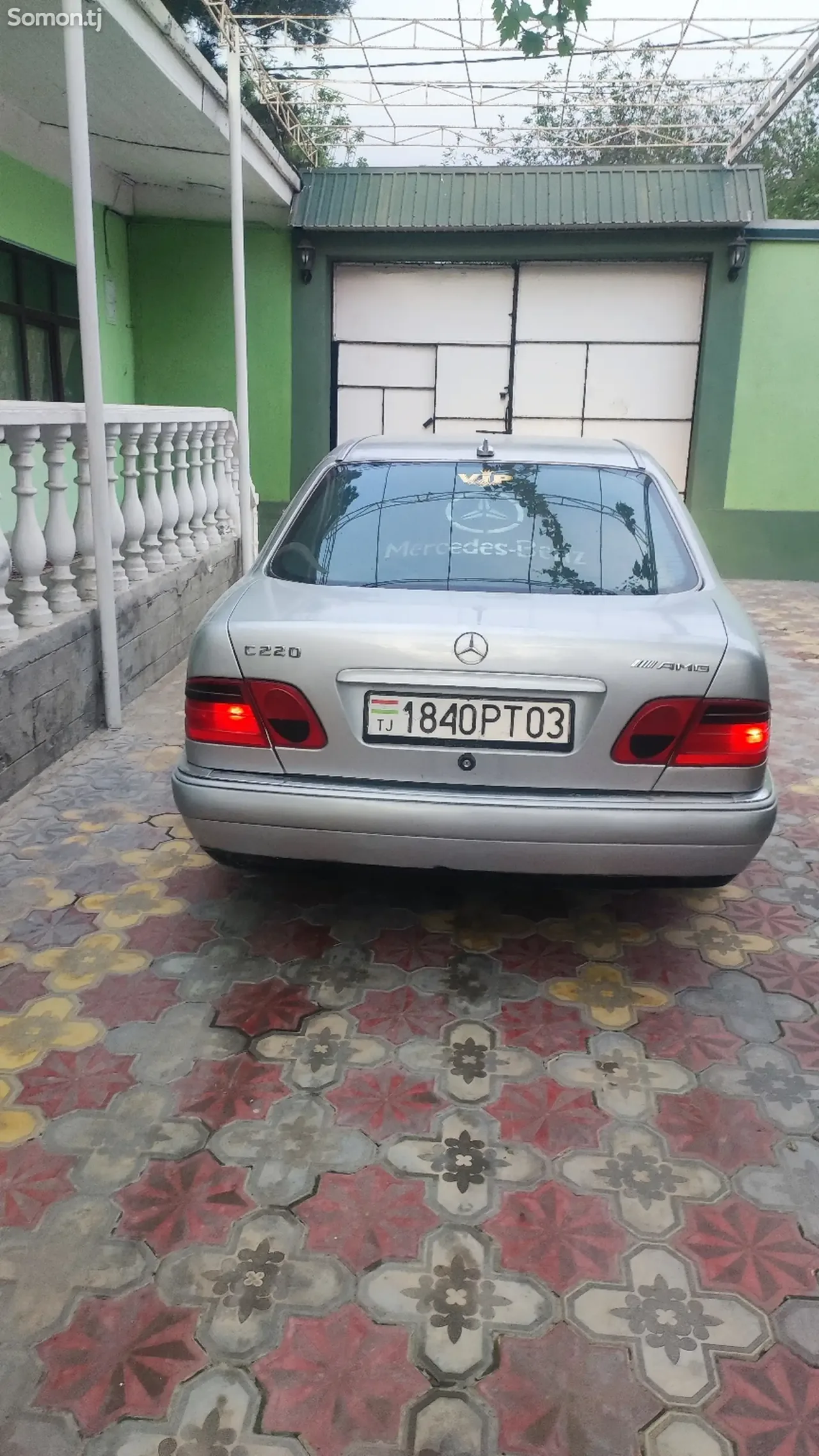 Mercedes-Benz E class 1997 · 2.2 AT