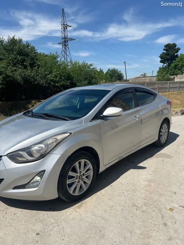 Hyundai Elantra 2015 · 1.8 AT