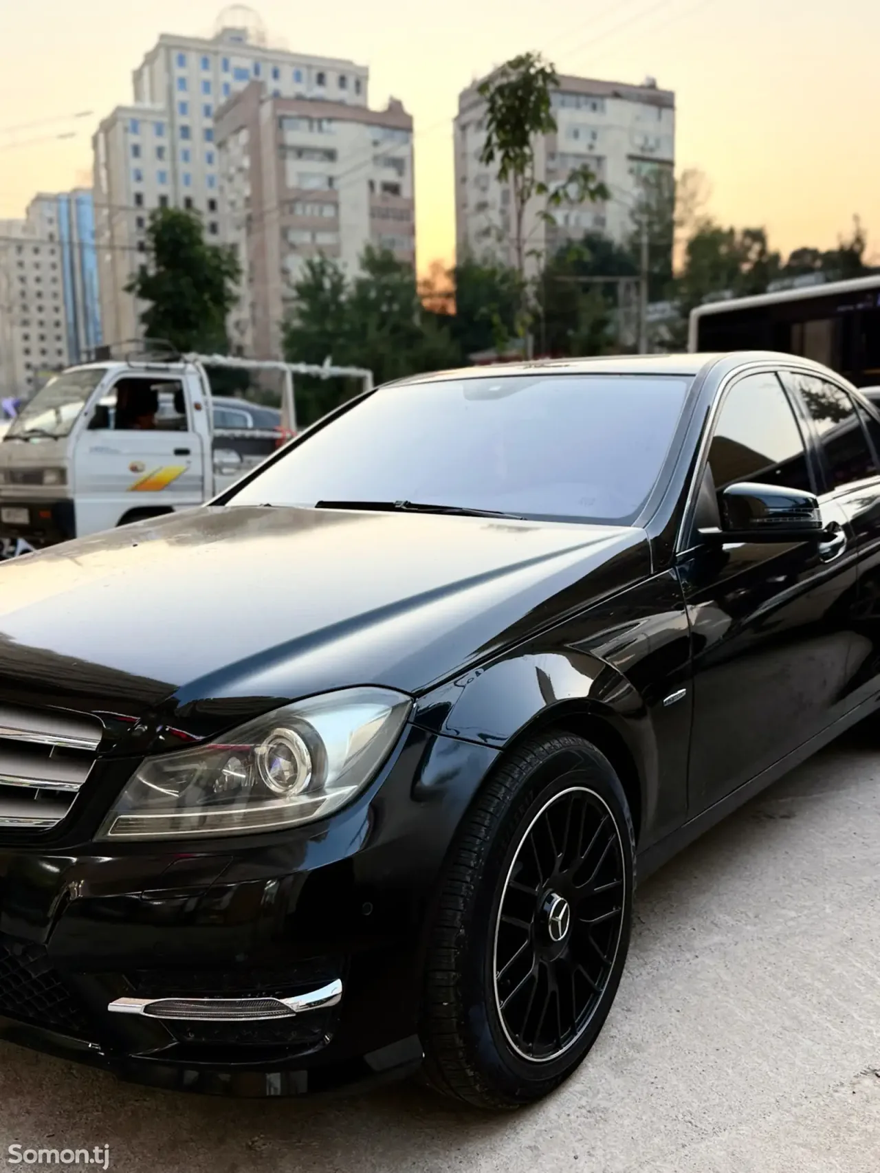 Mercedes-Benz C class 2011 · 1.8 MT