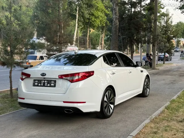 Kia K5 2013 · 2.0 AT