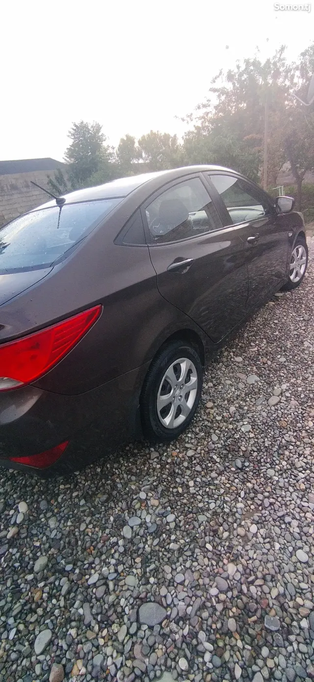 Hyundai Solaris 2015 · 1.6 AT