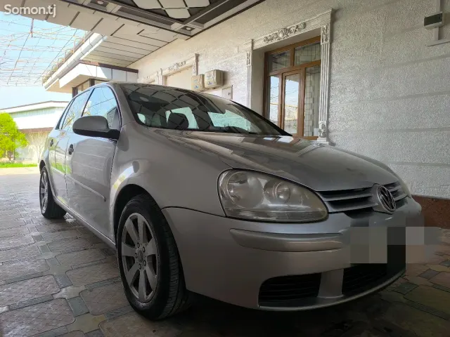 Volkswagen Golf 2007 · 1.6 MT
