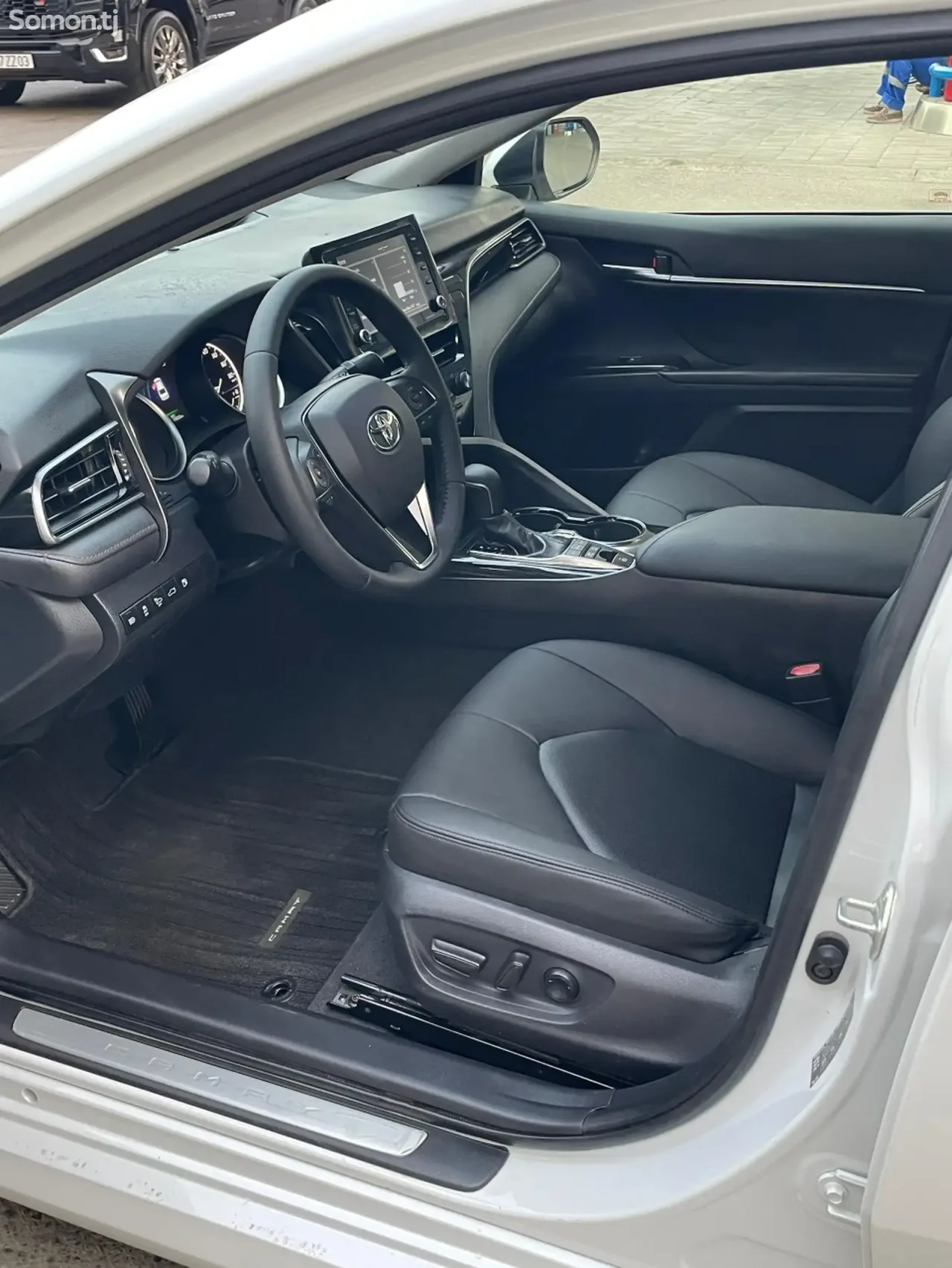 Toyota Camry 2018 · 2.5 AT