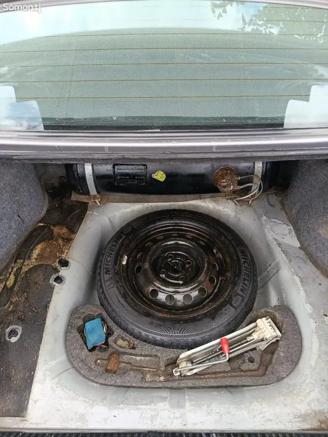 Opel Vectra A 1991 · 1.6 MT