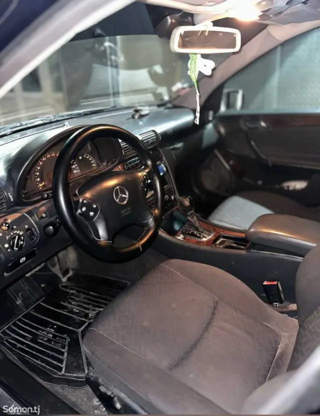 Mercedes-Benz C class 2000 · 2.0 AT